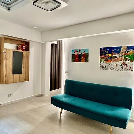 Ludo's Flat Center * בארי