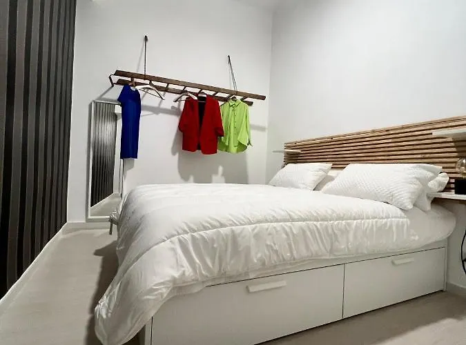 Ludo's Flat Center דירה בארי