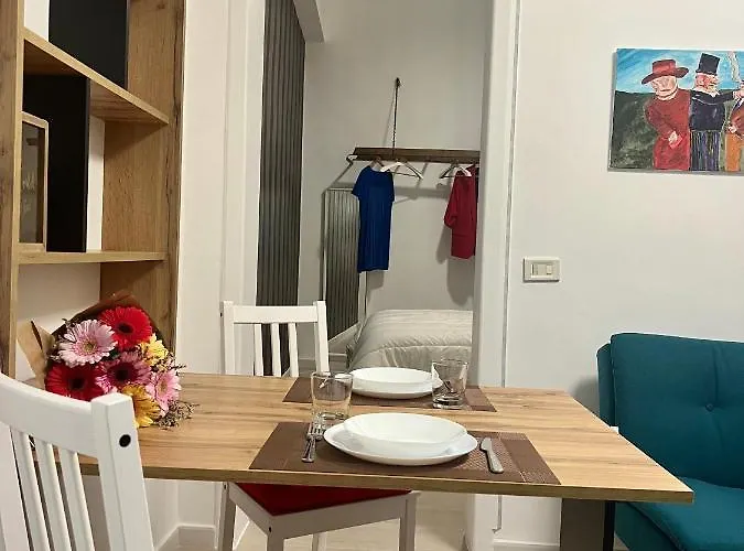 Ludo's Flat Center דירה בארי